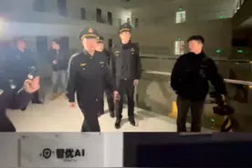 #上游新闻直击曝光个人信息的上海智优擎科技公司 大门紧锁 市场监督管理局已到现场。(上游新闻记者 时婷婷)  #315晚会 #天天dou是315视频封面