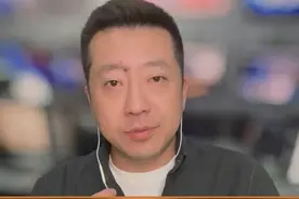 西湖救人的白发大爷找到了 来自内蒙古，资深新闻记者#西湖救人的白发大爷找到了 #内蒙古游客西湖救人视频封面