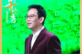 吴晓波：扩大内需要让老百姓有信心消费 中国居民总储蓄145 万亿，人均存款10万元。#吴晓波年终秀 #下定决心过好每一天 #抖音美好跨年季 #跨过2024 #大有学问视频封面