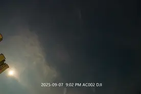云层完美的遮蔽了月全食时段 #月全食