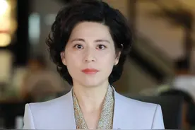 “桦加沙”登陆不久，#台风博罗依已生成  ，今年第20号台风“博罗依”正向西移动，穿过菲律宾后，预计9月27日凌晨进入南海东部海域后将趋向华南，是否登陆我国还有不确定性。#台风博罗依将进入南海