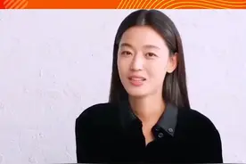 #全智贤 曾回应自己不是华侨身份，言语率真坦荡，就算不是也一样受到大家的喜爱和尊重。视频封面