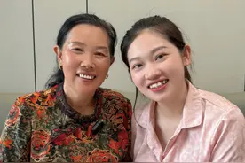 当生完孩子的外孙女想吃冰激凌时，夏天哪能缺少姥姥的水果冰激凌呢？你喜欢什么口味的冰激凌？#潘姥姥#记录真实生活#七夕大餐小白就这么抄作业#浪漫七夕礼#餐桌美食视频封面
