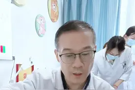 近视300度要配离焦镜控制，高中三年防控也不能放松！#近视  #近视防控  #诊室日常  #家长必读  #广州视频封面