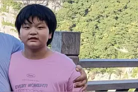 衡阳急寻：13岁女生走失，智力异常，穿白色蓝条纹校服、桔黄色鞋子图片