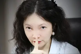 今天打入#灰指甲   的内部，快看看它到底藏了着什么样的秘密！别说出去，我只告诉你！#修脚   #灰指甲用什么药   #皮肤   #传染视频封面