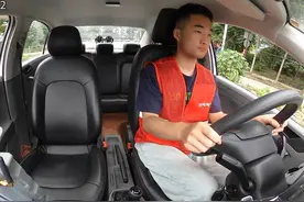 监控实拍科目二考试现场，24号考生不到10秒第一把就结束了视频封面