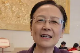 #委员寄语女性朋友 ：你不需要成为谁，只需要做最好的自己#妇女节 #两会视频封面
