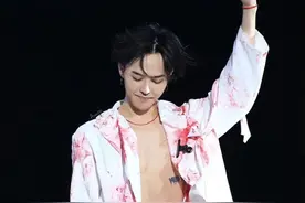 权志龙：哥土过丑过非主流过，但真没穷过#权志龙视频封面