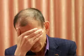 谢岳讲述寻子路时一度哽咽抹泪，“回家前都会一个人待在车里，调整好情绪。儿子被拐是我当父亲的没做到位，女儿们本身就缺乏陪伴，不想把压力带给家人。”视频封面