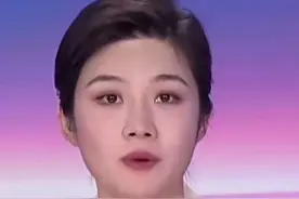 #苹果紧急往美国运iPhone#苹果在美国要么涨价要么盈利下降 分析人士指出，若苹果公司选择将关税带来的成本完全转嫁给消费者，苹果手机价格预计将增加30%至40%视频封面