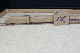 用废纸板制作DIY炫酷和谐号高铁动车，你羡慕了吗？视频教程（1）
