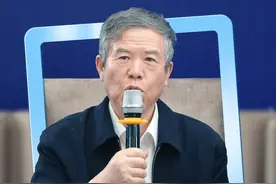 老年人每天#蛋白质 推荐量比普通成年人要高视频封面