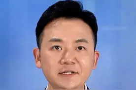 空中交配“糊脸”游客 #韩国首尔“爱情虫”再度大爆发  #美丽主播说新闻 #韩国视频封面