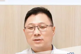 用完米诺地尔头屑变多了正常吗？皮肤科医生教你正确处理 #米诺地尔 #生发泡沫 #健康科普 #防脱生发