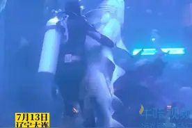 鲨鱼疑似噎住，潜水员海姆立克法急救。视频封面