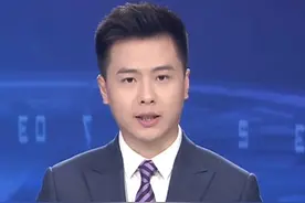 司机在考点附近按喇叭，被交警当场扣住，目击者：交警提醒过他，他不听劝 越说越按（三湘都市报）#大象主播说 @子豪蒋一讲