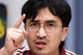 大专都考不上只能去搬砖？撕开信息茧房，谁说学历低就没出路？#留学#升学规划 #暴叔升学规划#教育   @暴叔讲留学 @暴叔讲家庭教育 @站在暴叔背后的男人视频封面