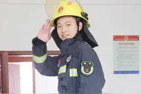 来看看“蓝模儿”的精彩穿搭#蓝朋友 #你喜欢的样子我都有 #跑步机换装  视频封面
