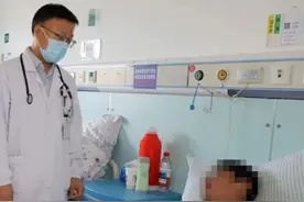 每天至少一杯“三分糖”奶茶，23岁小伙膝盖肿成馒头，医生：奶茶即使点“三分糖”“少甜”，糖分依然超标（现代快报）#大象主播说