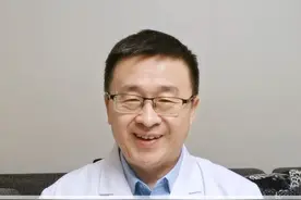 挤完鼻子黑头，留下难看的大洞，医生教你一招温和去除#黑头  #解压  #变美  #护肤  #抖出健康知识宝藏视频封面