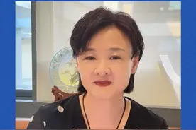 美国娃友为抢Labubu简直打破头，多亏它背后的这两个男人#labubu #泡泡玛特 #潮玩视频封面