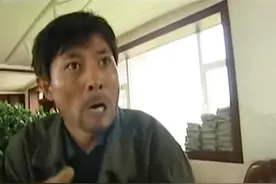 农民工讨要工资不成，拿出汽油威胁，不料老板一眼就看穿了视频封面