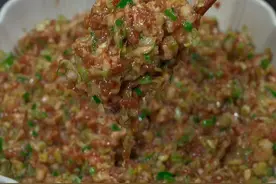 马上冬至了，今天分享一个猪肉白菜饺子馅的做法，鲜美多汁，特别好吃#饺子 #饺子馅#冬至吃饺子