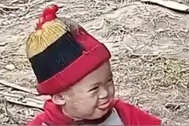 傻妈觉得小成没有伙伴，她收留一个男孩，让他和小成一起去历练 #内容启发搜索激励计划 #鸣潮 #巅峰极速 #决胜巅峰  #我的打卡足迹视频封面
