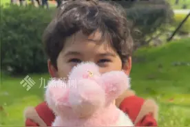 3月18日发布，一鸟难求的武汉和平鸟，在#东湖樱花园免费领蒜鸟 ，#12种方言说武汉蒜鸟 ，在评论区留下你的方言版蒜鸟吧#相约湖北赏樱花视频封面