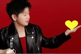 孙颖莎代言olay！粉丝抢购，比迪丽热巴厉害，代言收入或超2