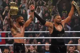 完整比赛：街头小子夺得 WWE 双打冠军 ：SmackDown，2025 年 3视频封面