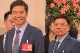 雷军背后的“表情包总裁”爆火，海尔周云杰本人回应视频封面