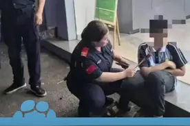 12岁男孩玩手机被打后离家出走，2天后其父亲送外卖车祸去世，孩子找回后遗憾没见到爸爸最后一面（极目新闻）#离家出走男孩没见到父亲最后一面 #大象主播说视频封面