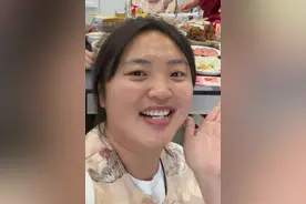 南方妹子远嫁到北大荒，跨越的是距离，不变的是对新年的热情。 这桌年夜饭融合南北风味，让这个春节，满是家的温暖和圆满的喜悦。新的一年，愿大家被世界温柔以待，三餐四季都充满温馨，万事顺遂，平安喜乐，我们还要一起创造出更多美好的回忆。#团聚时刻 #村里的新年  #新农人计划2025视频封面