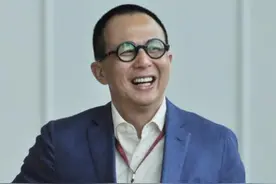 敏感时刻，李嘉诚次子现身北京出席重要论坛视频封面