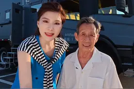 花了4年改造出来的带老爸实现环球旅行的终极房车～#张白鸽视频封面