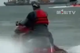 7月22日，广西北海市鱼骨沙洲附近海域发生一起摩托艇与快艇相撞事件，致两人身亡。广西北海市海城区7月25日深夜通报：由于事件发生在海上，海况复杂，调查组正在深入开展各项调查工作。#第1眼TV口说有屏 #媒体精选计划