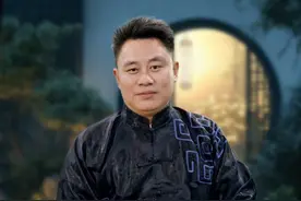 当兵的儿子悄悄回家妈妈的反应太暖了 #暖心一幕视频封面