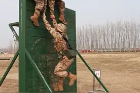 10秒钟完成三人协作攀登！ （新乡支队：冯翔、陈凯歌、贺振洋、陈松年）#挑战 #攀登视频封面