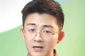 河南云台山的妲己是怎么个俗法？ #云台山景区就男女妲己争议道歉 #河南妲己文旅文旅，文化排在旅游前面，说的就不只是万年不动的山水楼阁，一时出圈的美女帅哥，还有更深的内涵需要下功夫。#聚v计划视频封面