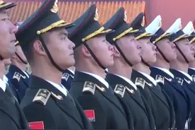 2025年第一天 天安门广场举行升国旗仪式 五星红旗与太阳一同升起！#看台海视频封面