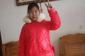 孩子你在哪儿？武汉14岁女孩失联，穿红色上衣、黑色裤子，戴粉红色口罩图片