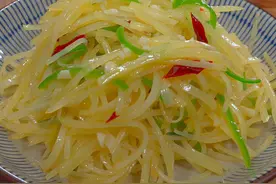 这样炒的土豆丝脆嫩爽口，实在是太下饭了#酸辣土豆丝家常做法 #家常菜视频封面