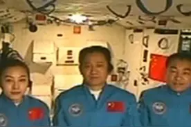 今天，重温总书记与航天员的“天地通话”视频封面