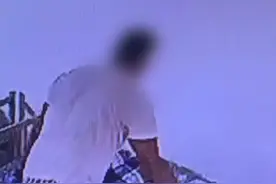 广东湛江一名有暴力倾向的精神病人从医院翻墙“出逃”，官方：当晚已找回，没有伤害别人视频封面