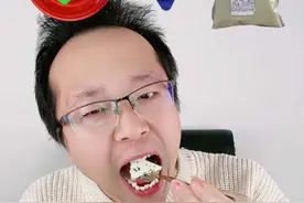时代产物世界排名前三的臭味美食😱🤮每一个都是时代的产物 #美食测评 #吃货日常 #臭味食物大挑战 #美食趣胃计划 #解压视频视频封面