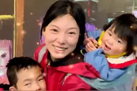 “趁有流量”继续摆摊救子？我们看见了一位母亲的爱与坚韧 #励志 #感人故事 #小林妈妈