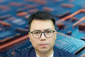 DeepSeek震撼美国硅谷！Meta陷入恐慌，疯狂研究复制视频封面