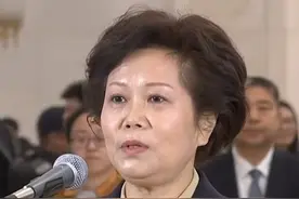 全国政协委员、台盟浙江省委会主委陈清莉：台湾姑娘在杭州成农村青年致富带头人，和大陆同胞一样也享有产假和生育津贴。她说同等待遇让她在大陆的生活有着满满的幸福感。#2025全国两会视频封面